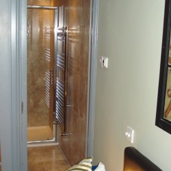 10 - Windsor_suite_en_suite_shower-room